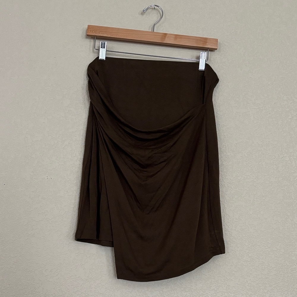 Vince Brown Gathered Mini Drape Skirt. 97% rayon 3% spandex. - Picture 2 of 4